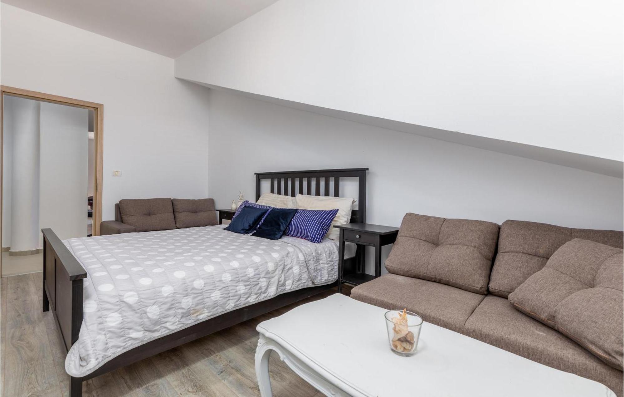 Awesome Apartment In Pula With Wifi Εξωτερικό φωτογραφία